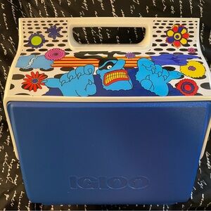 Igloo brand Yellow Submarine Blue Meanie NWT Cooler